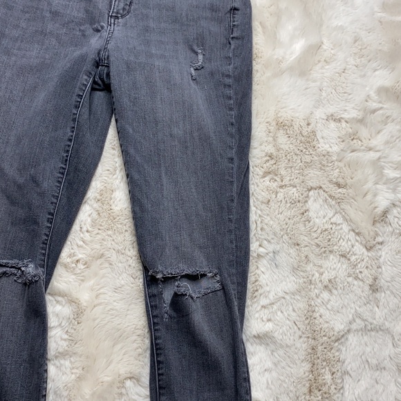 Universal thread High Rise Skinny Grey Ripped Jean - Picture 2 of 6